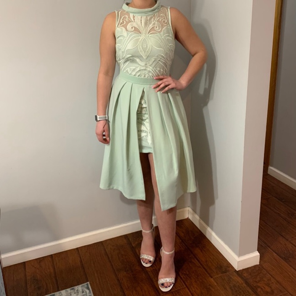 Eva Mendes mint green dress